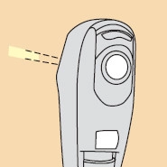 Retinoskop z przesłoną w kształcie szczeliny.